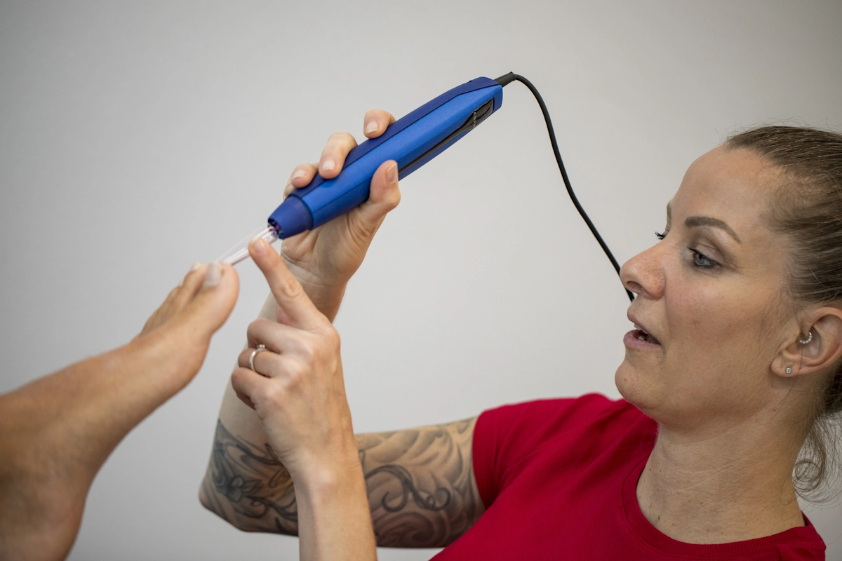 Hochfrequenztherapie Manuela Widmer über Erfahrungen, Anwendung und Erfolge